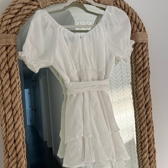 Adorable Katie J Tween White Puff Sleeve Dress - Picture 2 of 3